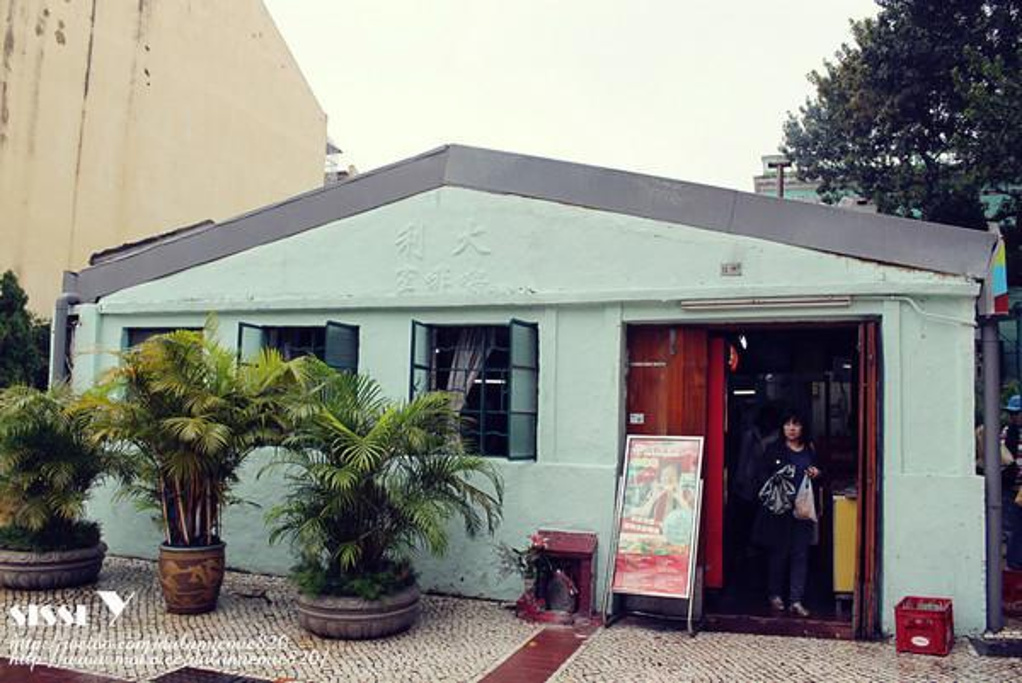 2014十字路口非常著名的大利猪扒包_官也街评