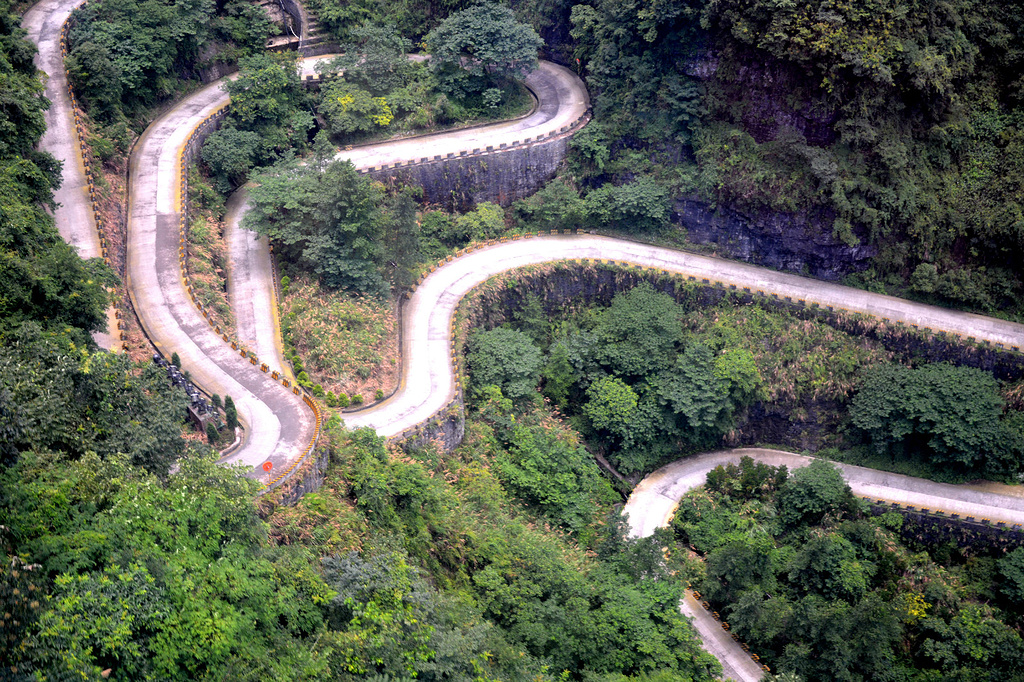 014按新定的计划,今天上午游览天门山风景区,
