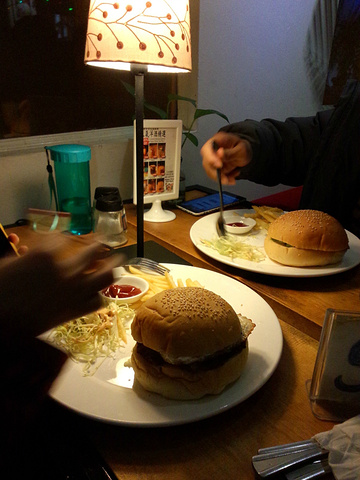 2015去了附近的锦里买了锅盔和波斯糖,我喜欢