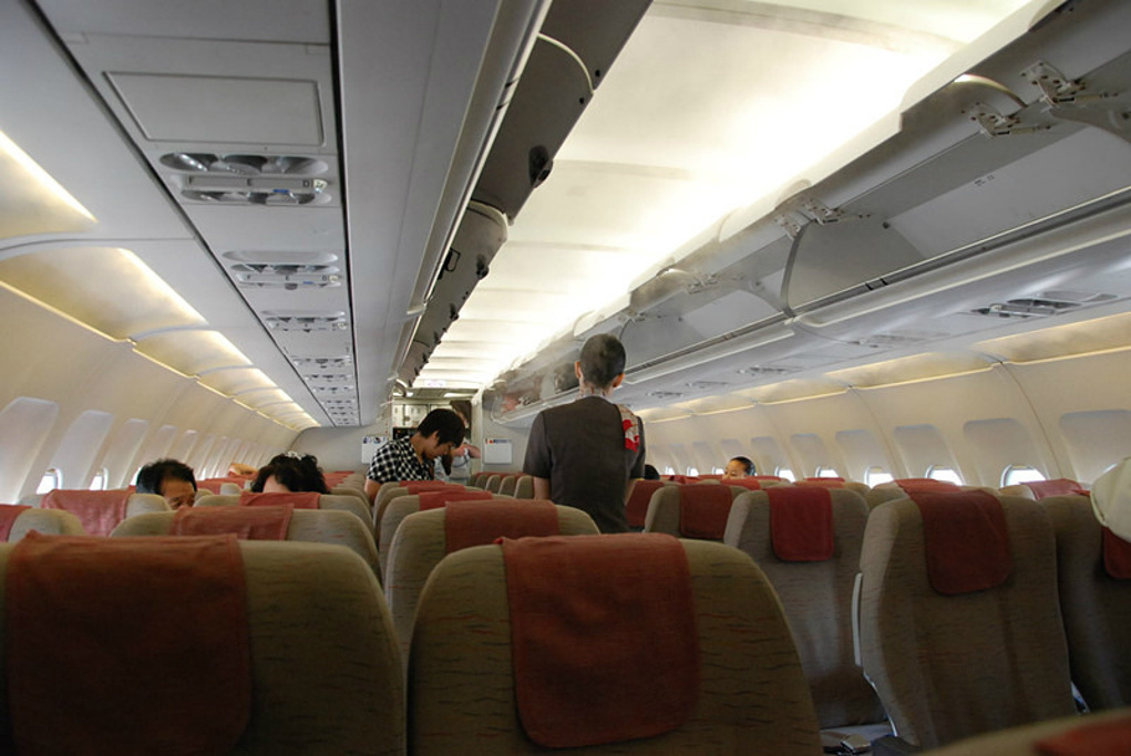 们定的是韩亚航空航班。上海到仁川然后转机到