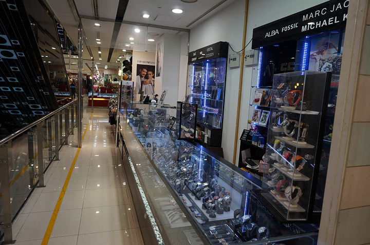 2015世界上有时尚服装,但这些衣服仅仅对那些