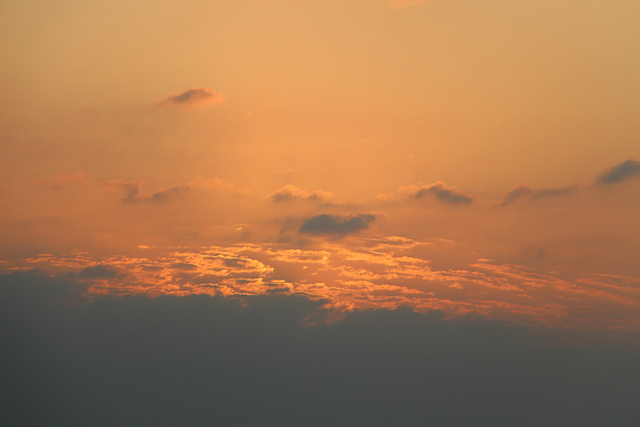 2015原本想在这一天租一辆机车环垦丁游。但