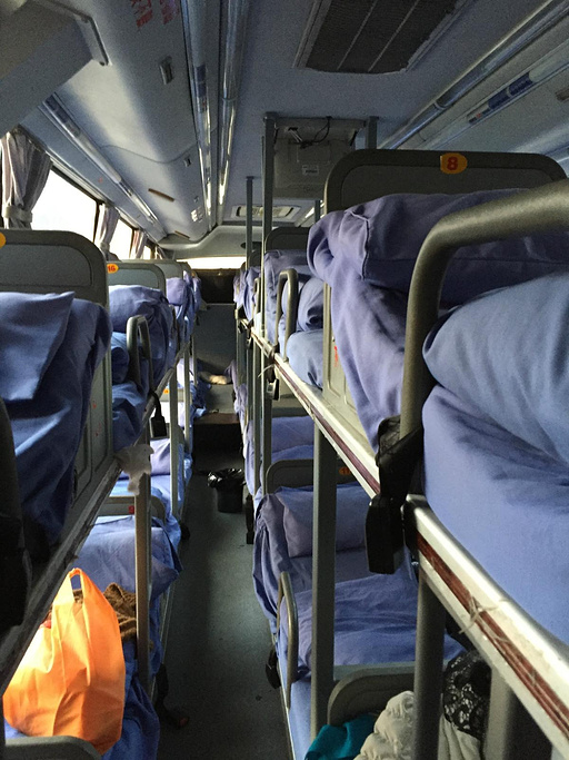 2015西双版纳回昆明的汽车很多 白天的9个小