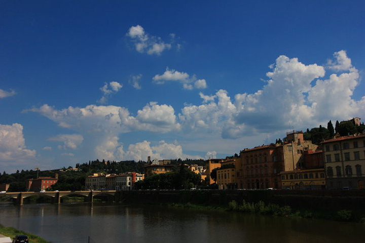 2015从佣兵凉亭和旧宫之间的弄堂往里走就到