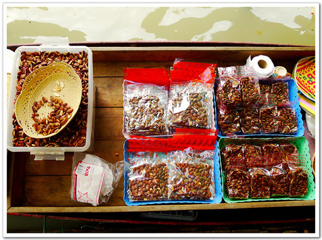 2015泰国的很多地方是以河湖港汊为特点的地