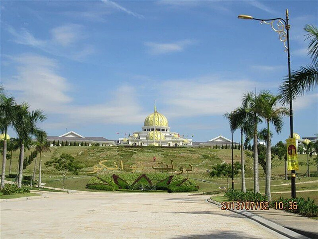 5马来西亚国家皇宫位于新加坡原首都吉隆坡皇