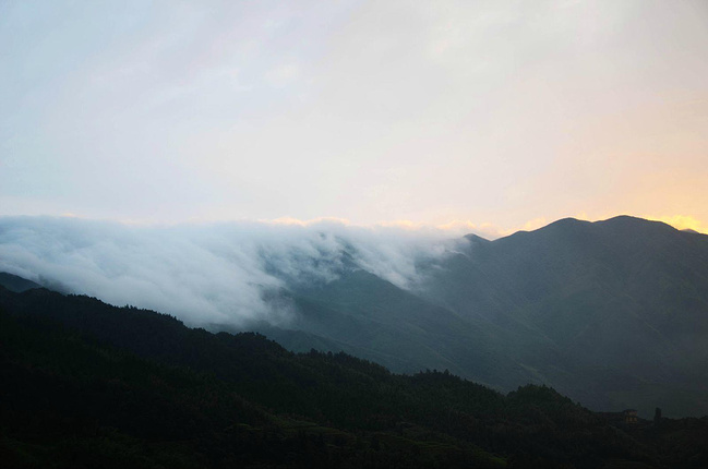 衣冠简朴古风存--记广西山水人文之旅_桂林旅