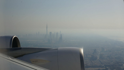 2016迪拜机场免税店很多_迪拜国际机场评论