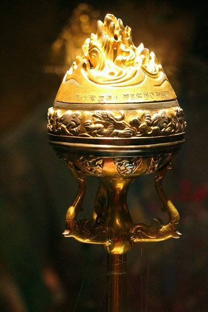 西汉·鎏金鋈银铜竹节熏炉,1981年陕西省兴平县茂陵1号陪葬墓出土.