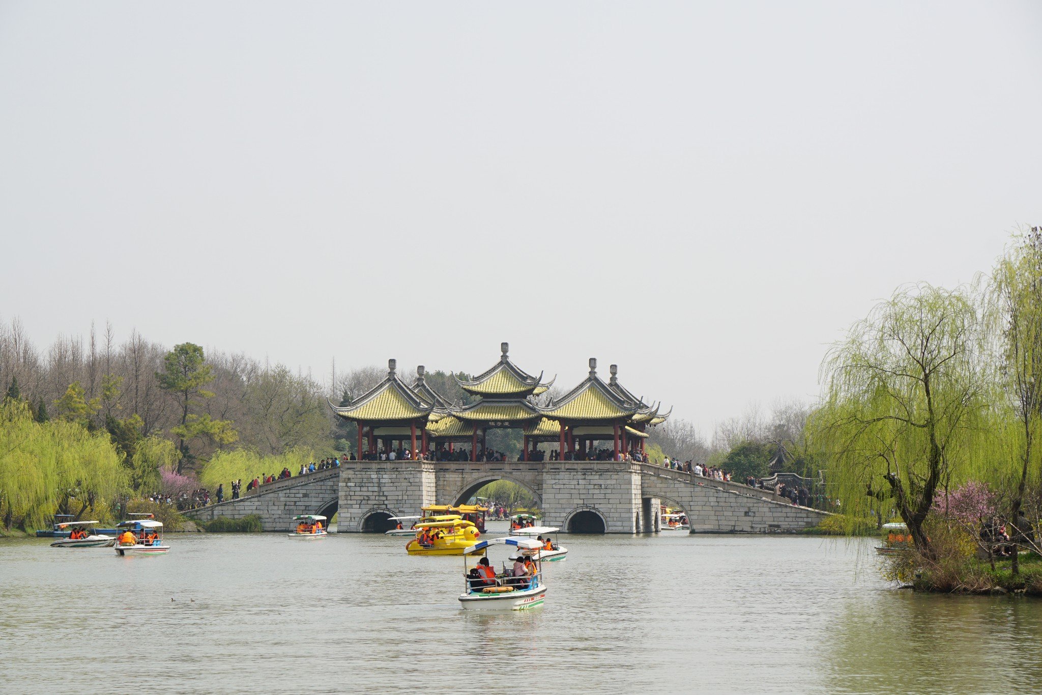 烟花三月，扬州春色正好
