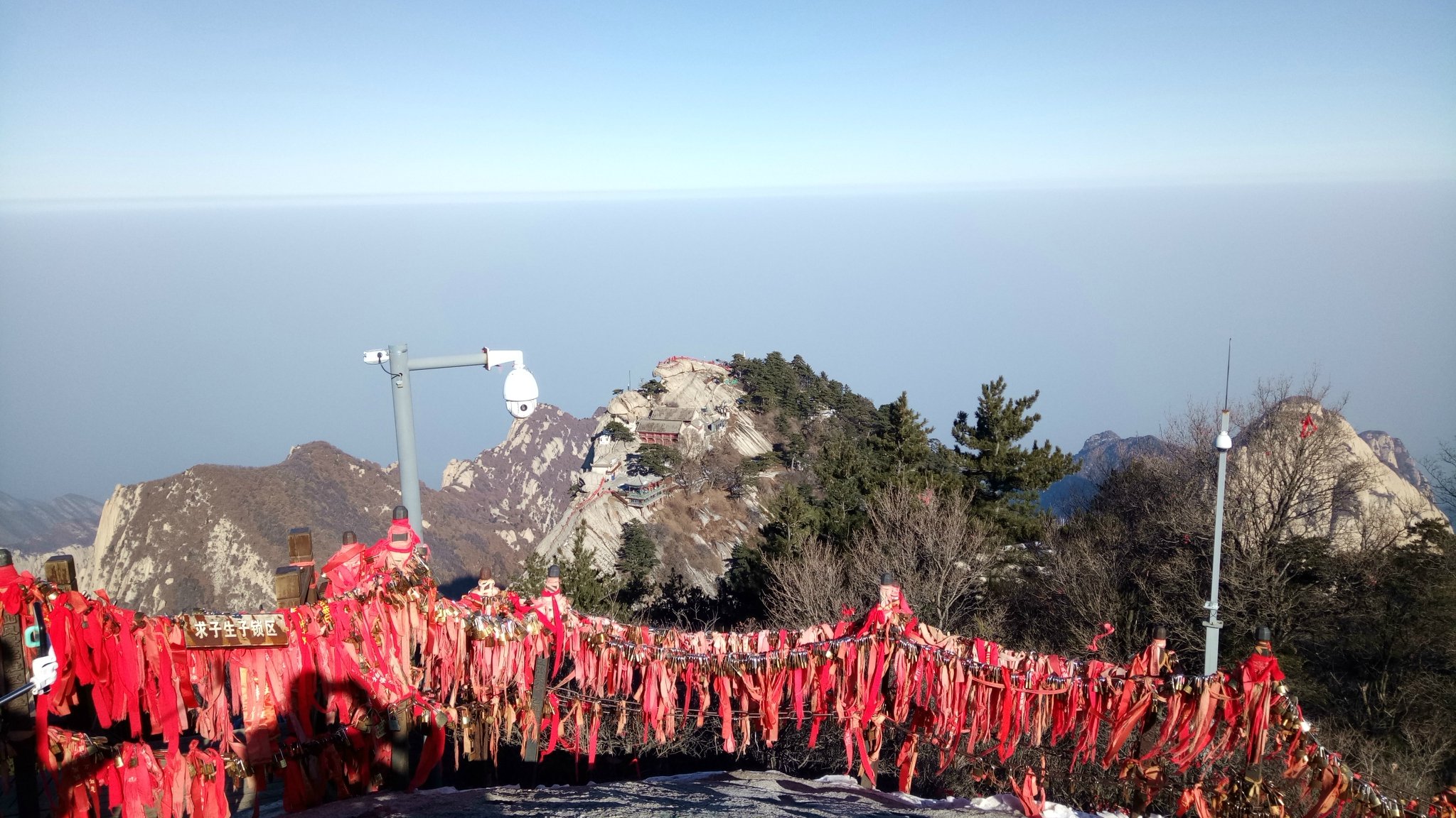 2017年元旦，夜爬华山看日出，只为那一抹红