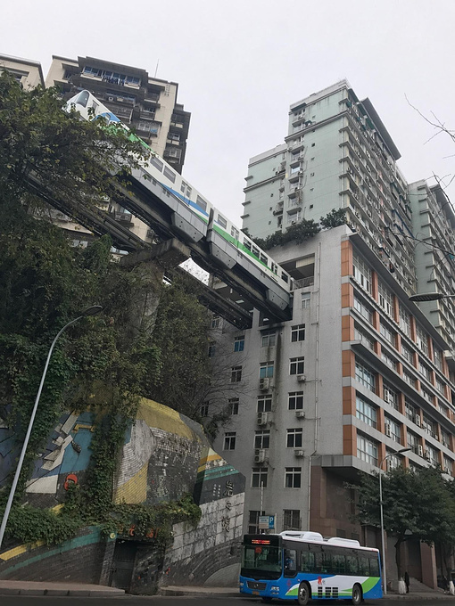 李子坝地铁站图片