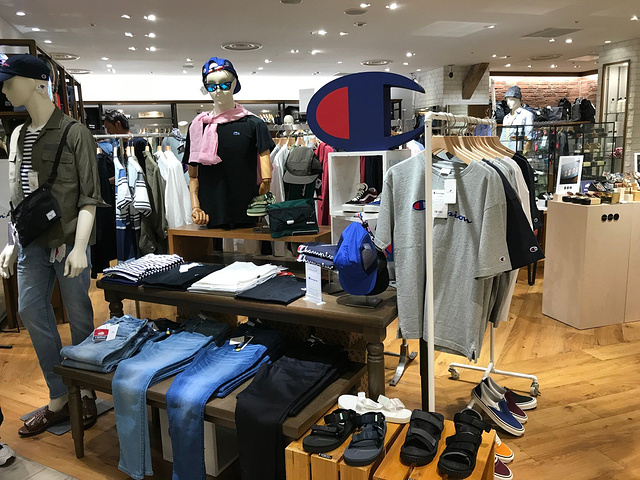 在 日本 冠军最多存在形态:1.和运动品牌集合店一起