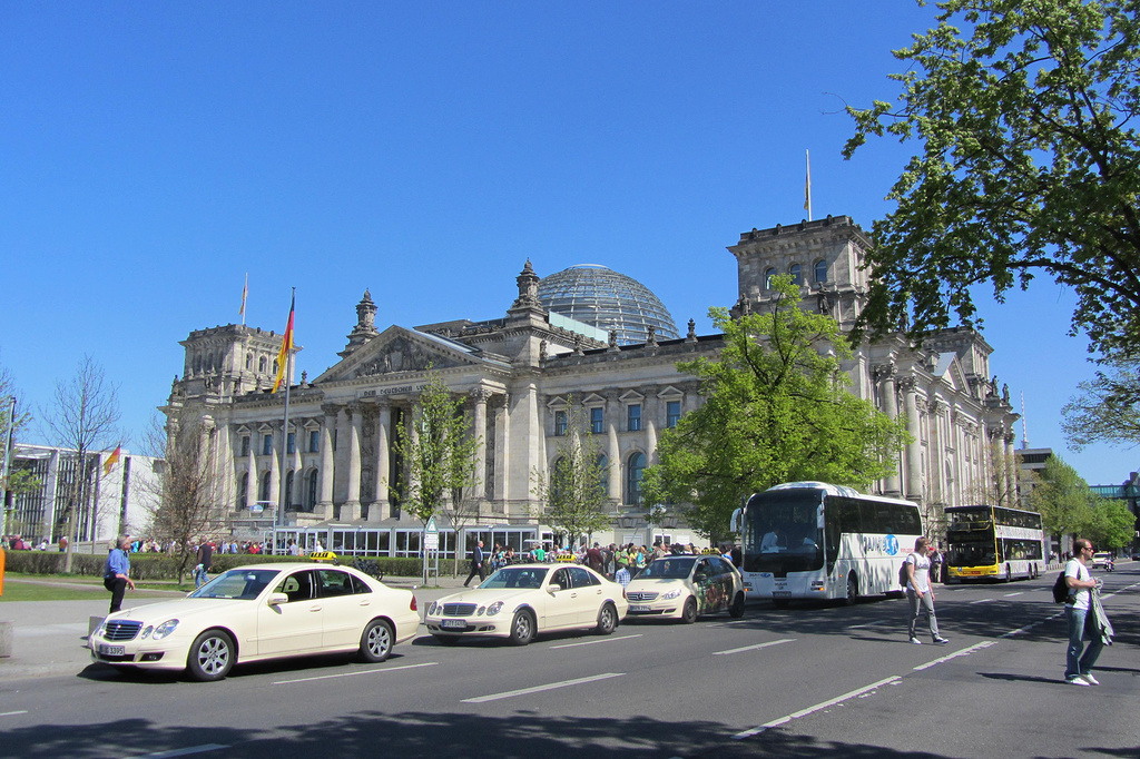 2014回复的预约确认发得很晚_德国国会大厦游