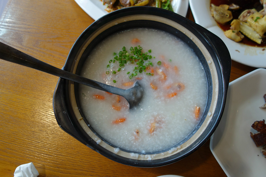 2014最后晚饭都没有胃口了~脆皮鸭相当好吃_