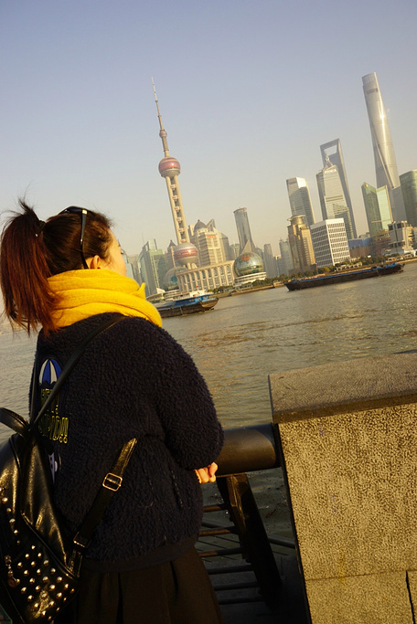 2015而且道路两旁尽是老上海建筑, 非常有特色