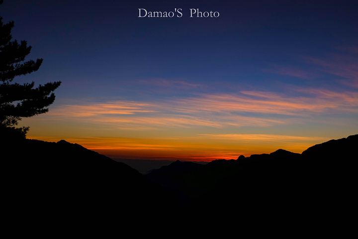 2015凌晨3点,准时被闹钟吵醒,我两钻出温暖的