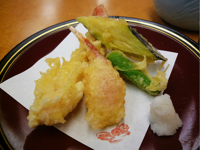 2015并且桥上有很多饭店的伙计在拉客_心斋桥