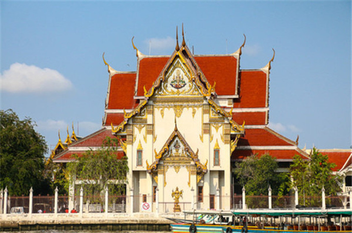 2015泰国接待我们的导游,后来知道他叫阿十