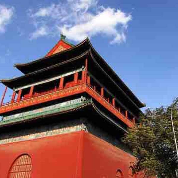 南北互相对应,寓意天地平安,风调雨顺.地安门是北京皇城四门之一.