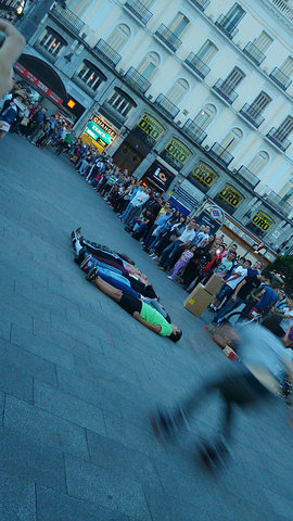 2016晚上到太阳门去转了一圈,是啊来马德里怎