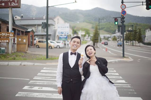 西装配婚纱_西装配牛仔裤