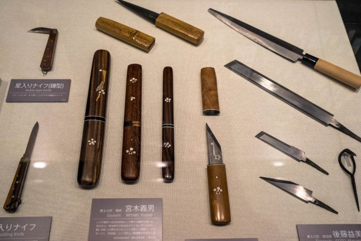 式武士刀具,但毕竟只是观赏刀具,现在几大家族也主要生产普通的生活