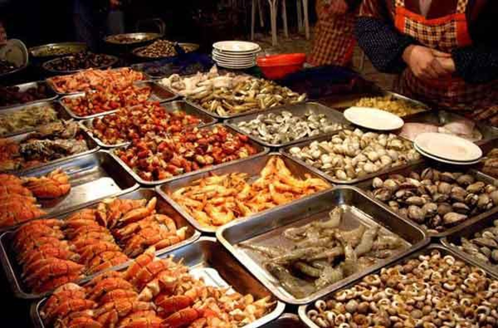 2014西宁的夜生活中心哦! 到这里要每家只能吃