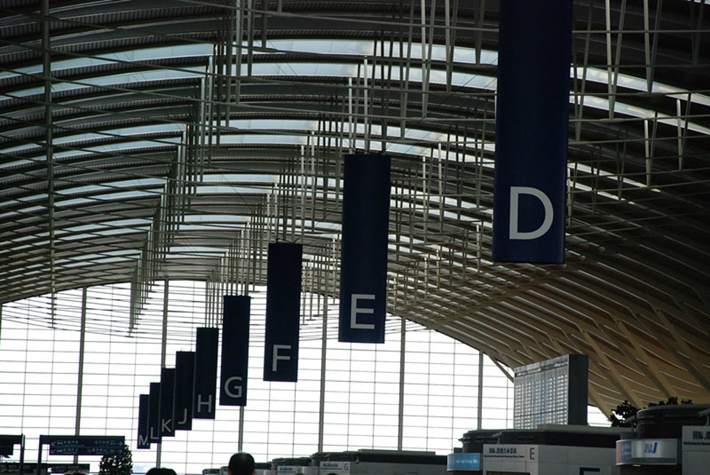 们定的是韩亚航空航班。上海到仁川然后转机到