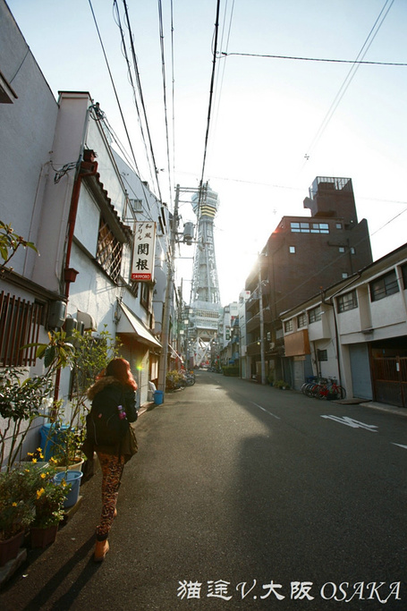2015位于大阪浪速区,被称为大阪的埃菲尔铁塔