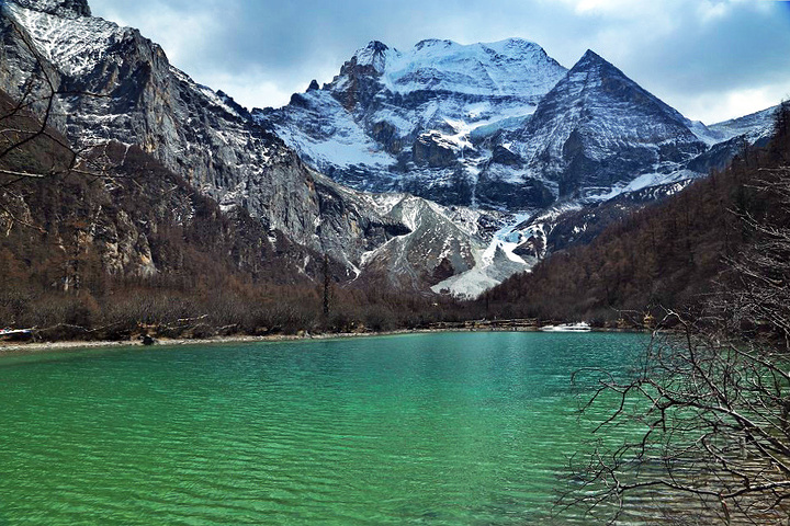 2015珍珠海位于中国四川省西南边缘稻城县亚