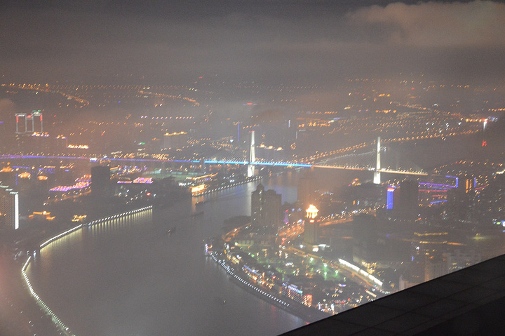 2016地处浦东新区世纪大道100号,著名的开瓶