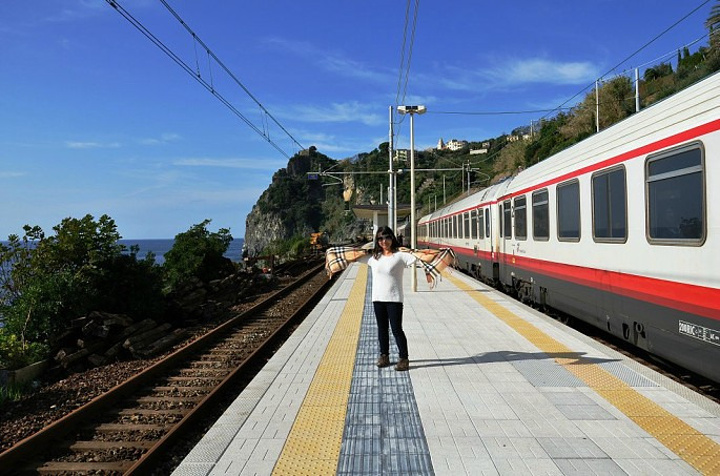 2015我们在维尔纳扎的海边静坐,顺便等待的下