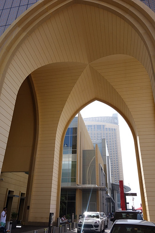 2016.牌鞋子、名牌墨镜、最新款手机._迪拜购