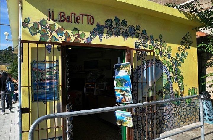 2015我们在维尔纳扎的海边静坐,顺便等待的下