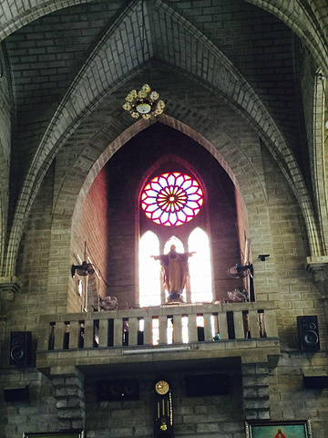 2016常能听见诵经声或唱诗班的歌声回荡在教