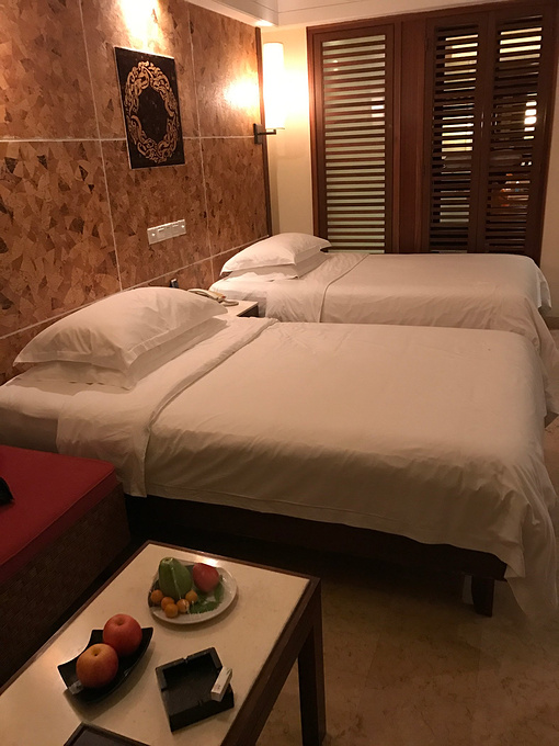 酒店房间 天太黑 周围景色照不到 明天在拍