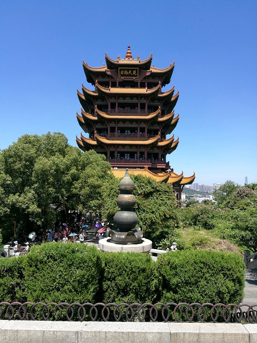 潜江,仙桃火炉行  朋友一家第一次来武汉,当然要看看当地标志性建筑