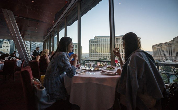 最浪漫的埃菲尔铁塔餐厅_eiffel tower restaurant"的评论图片