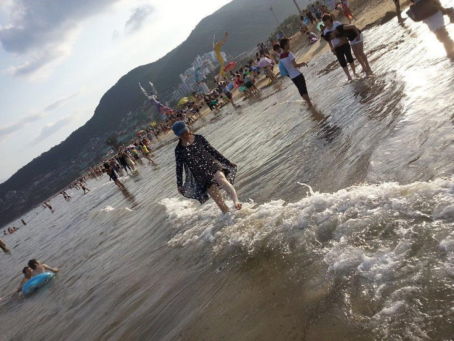 2014我们很晚才起,香港热死人,室外温度28度.