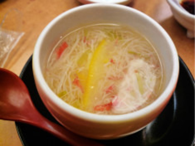 2015并且桥上有很多饭店的伙计在拉客_心斋桥