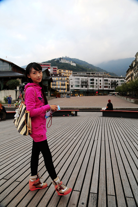 2015游人不仅可以眺望美景,还可以边走边看四