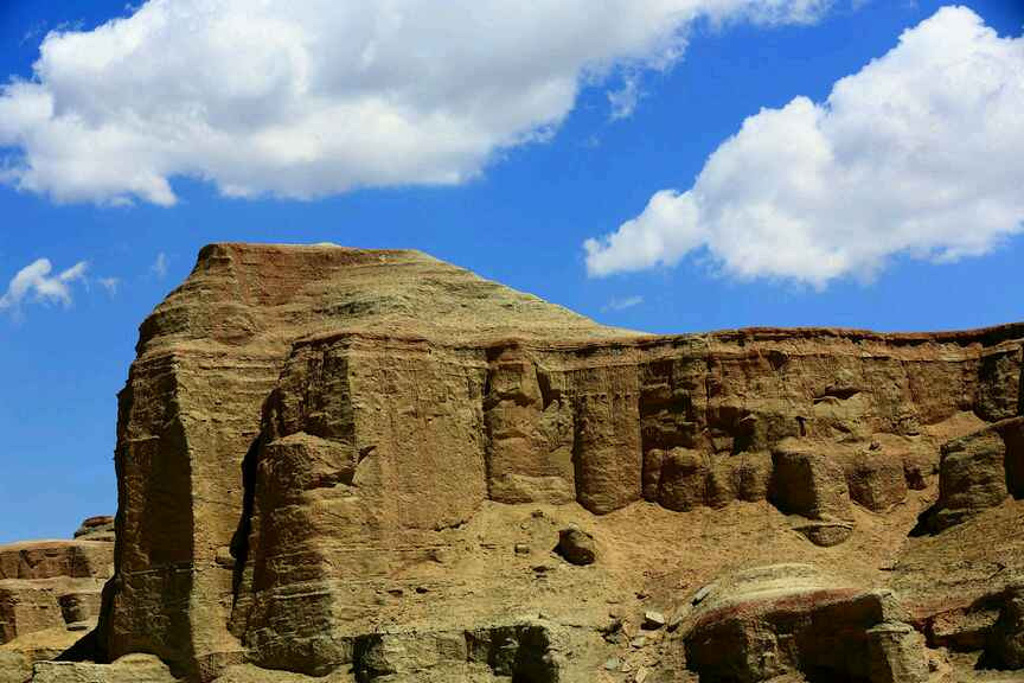 2015乌尔禾风城是可远观而不可亵玩。远观之