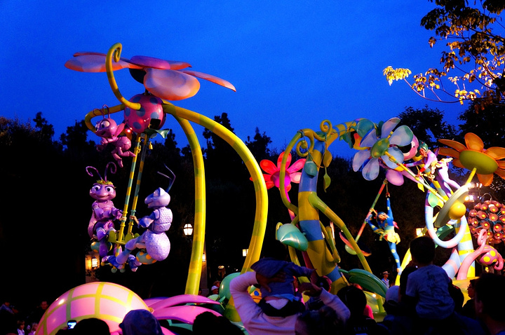 2015加州的disney是美国最早的一个_洛杉矶评