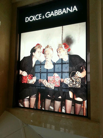 2015出了关闸,就会看到各种赌场发财车的上车