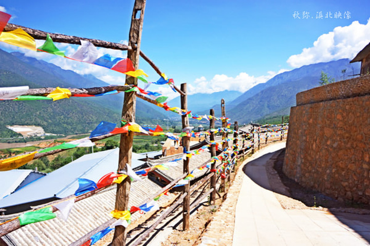 2015一路跟我们说了很多纳西族和藏族的风俗