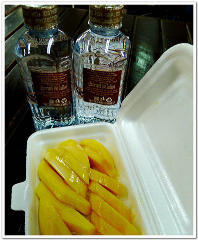 2015泰国的很多地方是以河湖港汊为特点的地