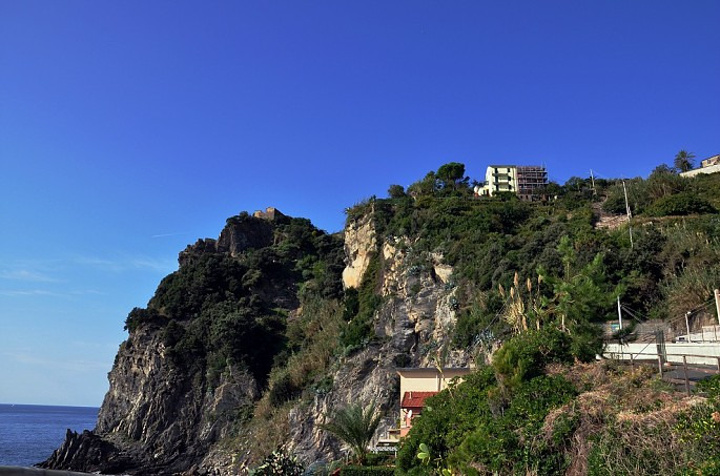 2015我们在维尔纳扎的海边静坐,顺便等待的下