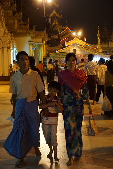 她冲我笑--缅甸_仰光旅游攻略