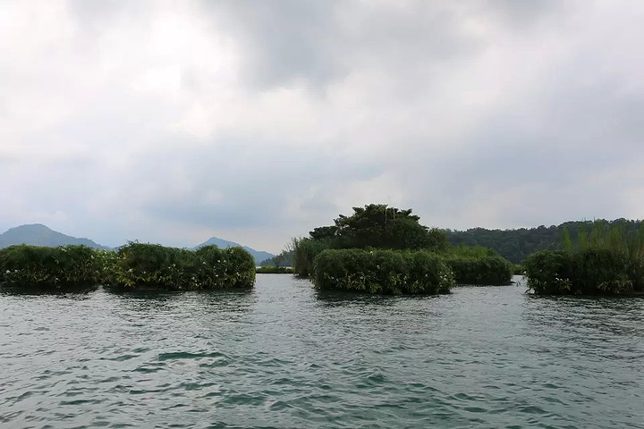 2016位于日月潭中央,以拉鲁岛为界,日月潭分为